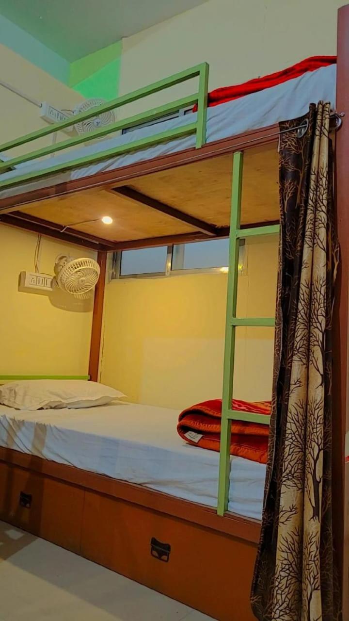 Baba'S Rishikesh Albergue Exterior foto